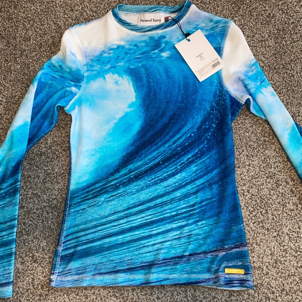 House of Sunny Wave Top